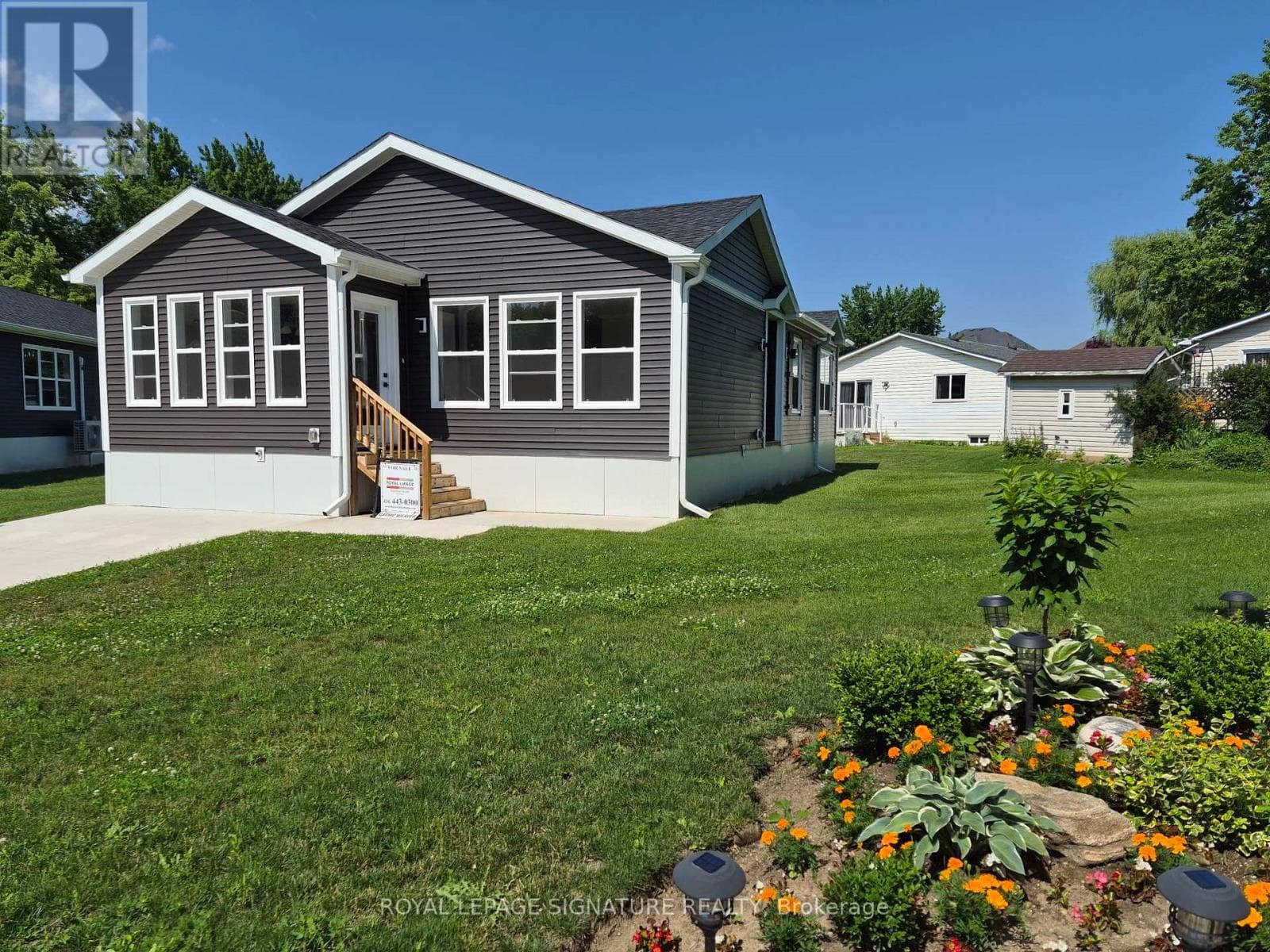 18 Briarwood Place