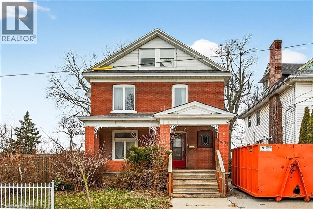 Single Family at 4637 ELLIS Street, Niagara Falls, Ontario - Photo 2 - RE/MAX Garden City Realty