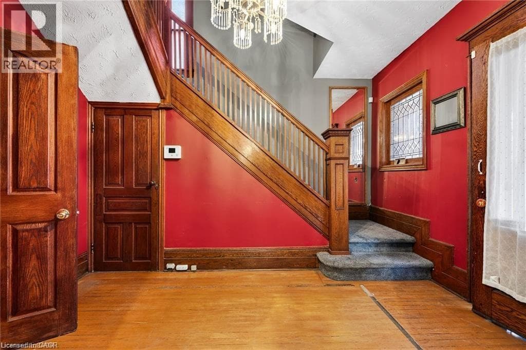 Single Family at 4637 ELLIS Street, Niagara Falls, Ontario - Photo 7 - RE/MAX Garden City Realty