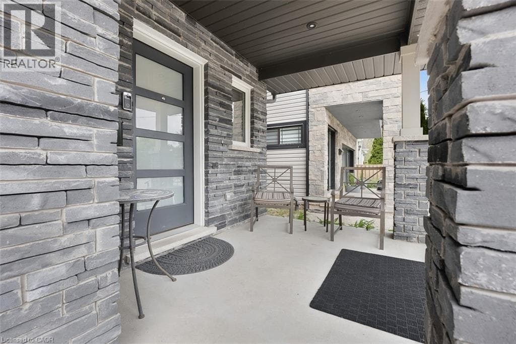 Single Family at 77 BROADWAY Avenue, St. Catharines, Ontario - Photo 4 - RE/MAX Garden City Realty