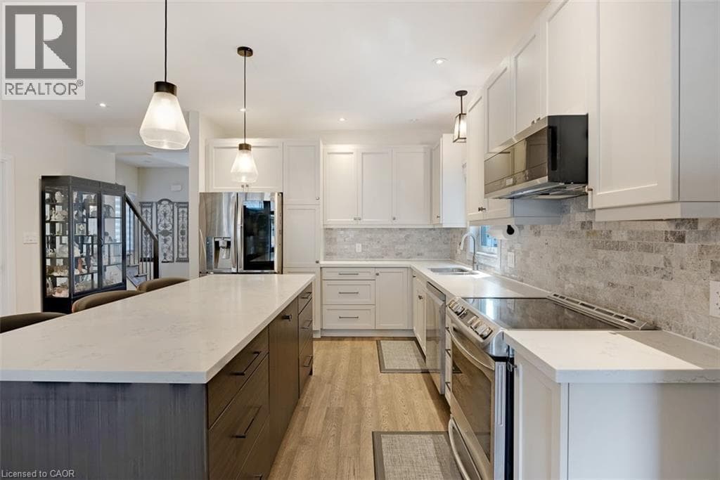 Single Family at 77 BROADWAY Avenue, St. Catharines, Ontario - Photo 10 - RE/MAX Garden City Realty