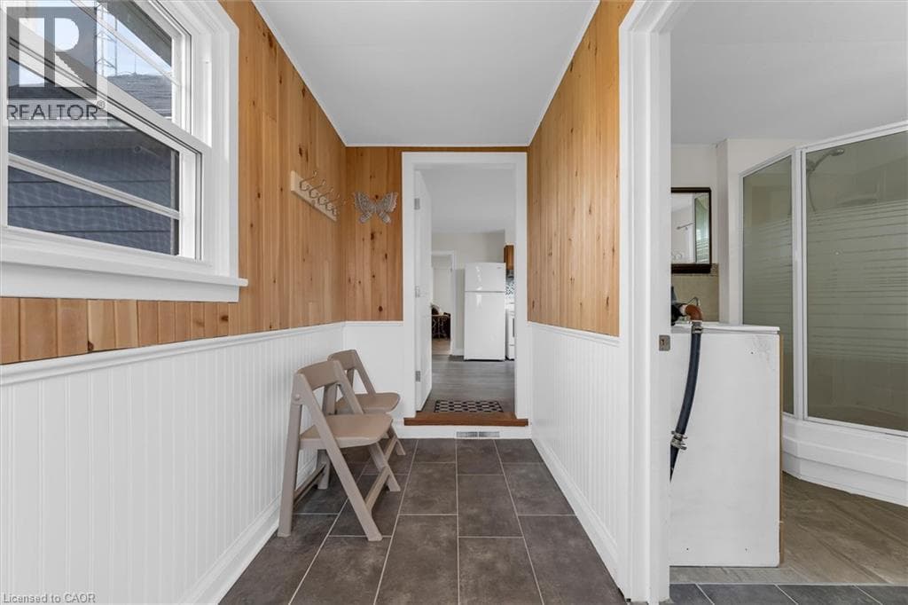 Single Family at 87 MUD Street, Grimsby, Ontario - Photo 4 - RE/MAX Garden City Realty