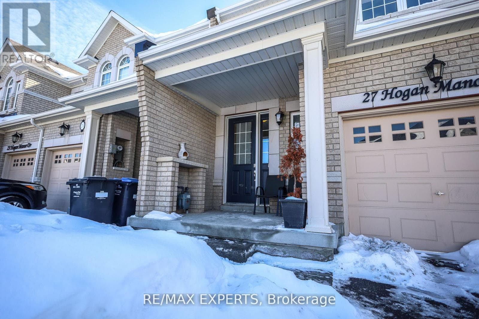 Single Family at 27 Hogan Manor Drive, Brampton (Northwest Brampton), Ontario - Photo 4 - RE/MAX Garden City Realty