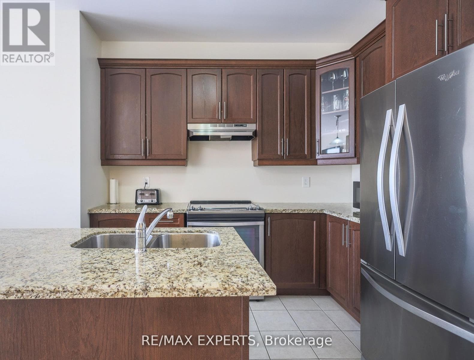 Single Family at 27 Hogan Manor Drive, Brampton (Northwest Brampton), Ontario - Photo 9 - RE/MAX Garden City Realty