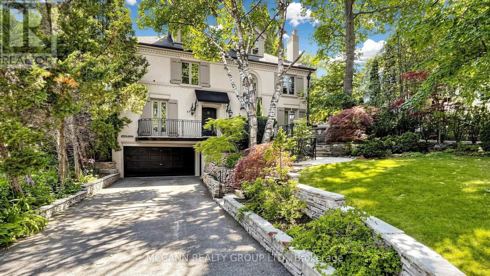 27 Strathgowan Crescent
