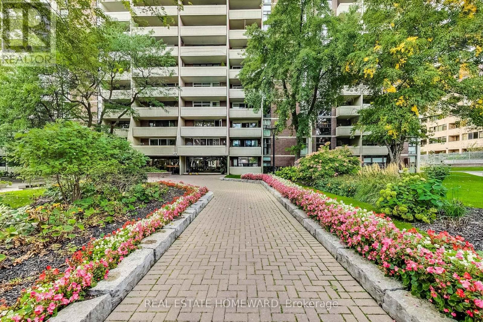Single Family at 707- 40 Homewood Avenue, Toronto (Cabbagetown-South St. James Town), Ontario - Photo 2 - RE/MAX Garden City Realty