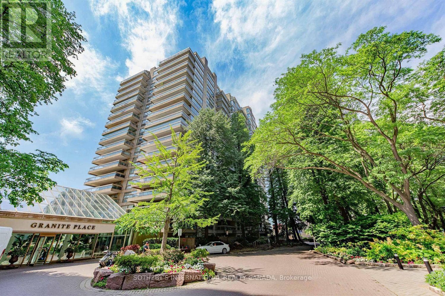 1801- 63 St Clair Avenue