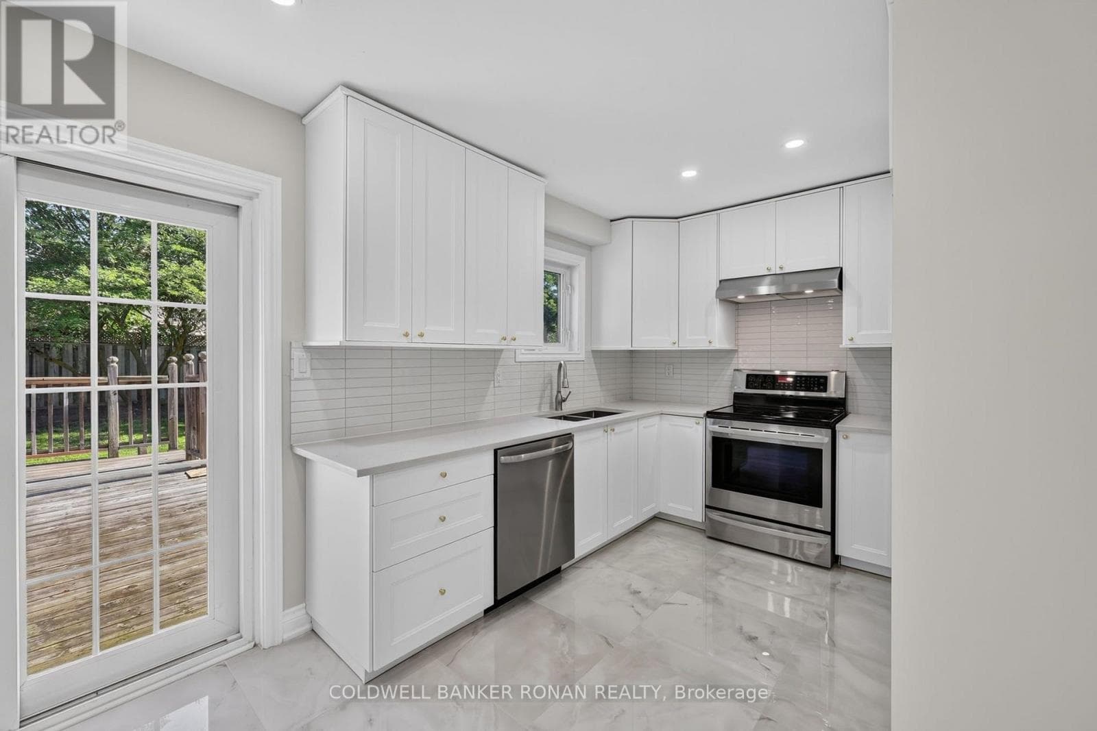 Single Family at 8 McCullough Avenue, New Tecumseth (Beeton), Ontario - Photo 6 - RE/MAX Garden City Realty