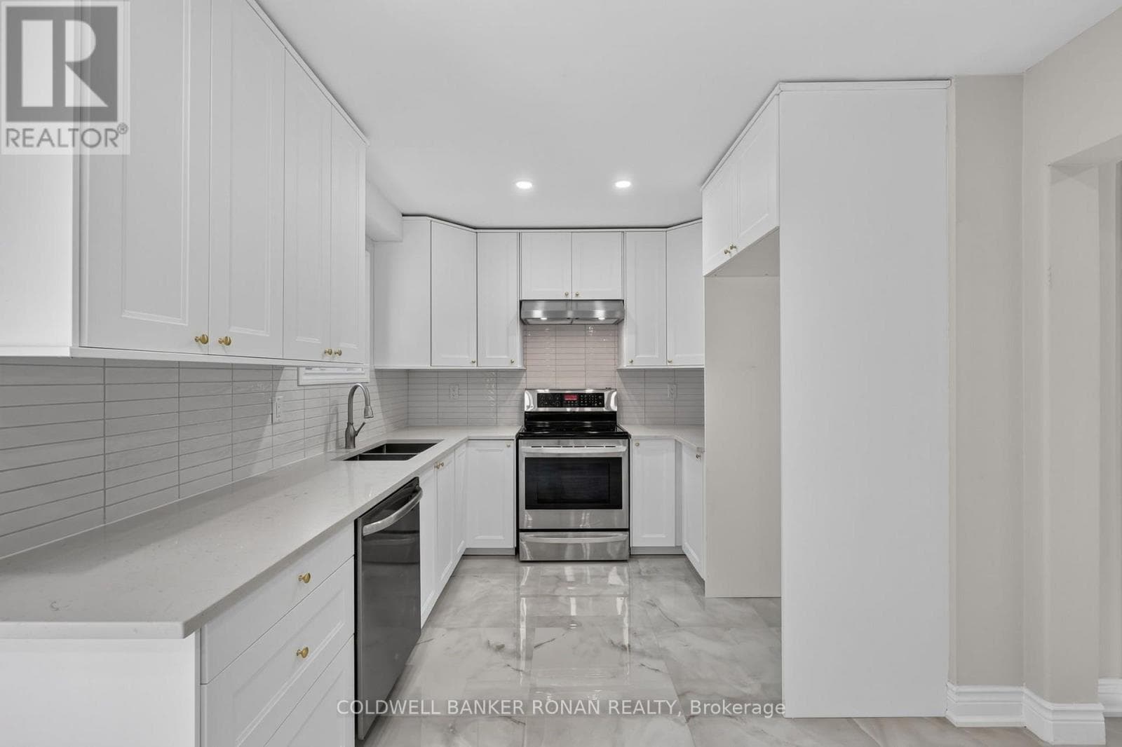 Single Family at 8 McCullough Avenue, New Tecumseth (Beeton), Ontario - Photo 7 - RE/MAX Garden City Realty