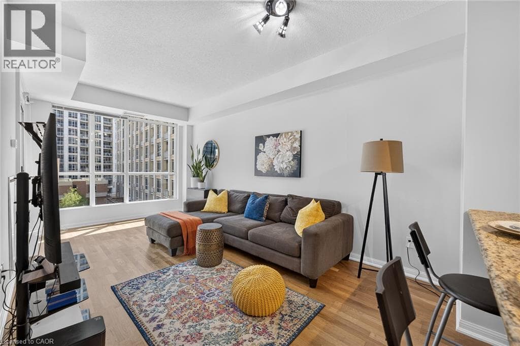Single Family at 509- 628 FLEET Street, Toronto, Ontario - Photo 3 - RE/MAX Garden City Realty