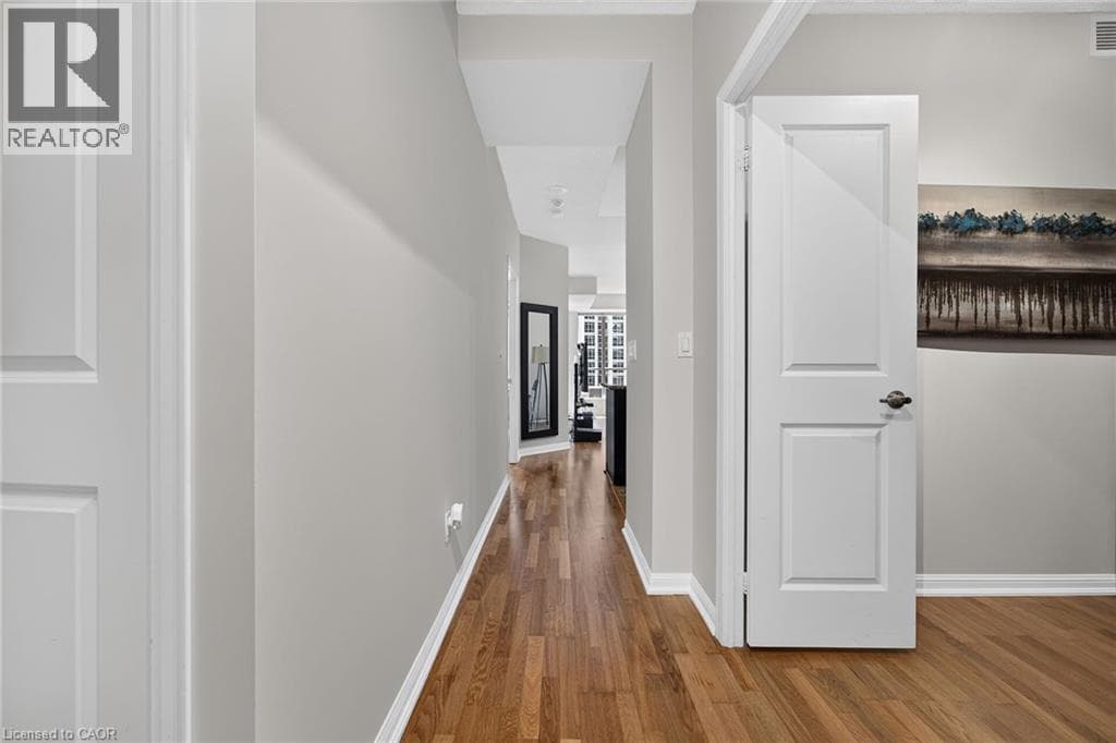 Single Family at 509- 628 FLEET Street, Toronto, Ontario - Photo 8 - RE/MAX Garden City Realty