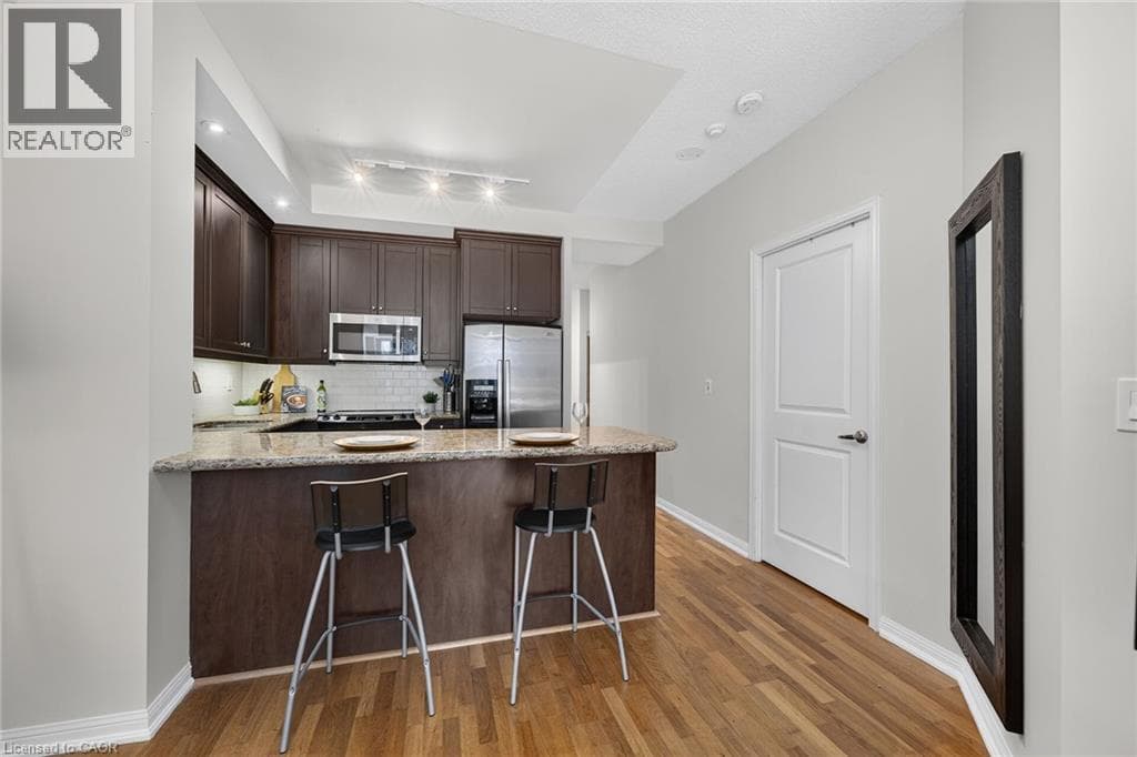 Single Family at 509- 628 FLEET Street, Toronto, Ontario - Photo 9 - RE/MAX Garden City Realty