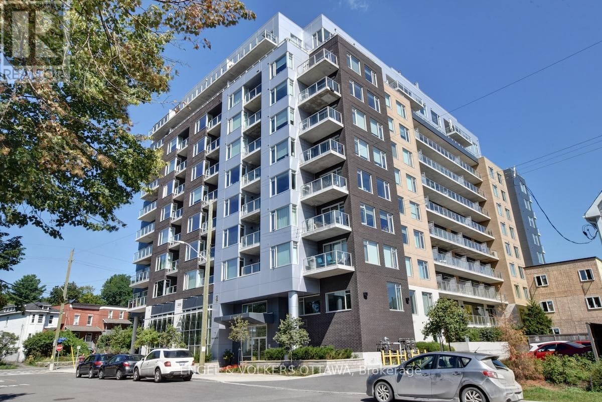 213- 7 Marquette Avenue