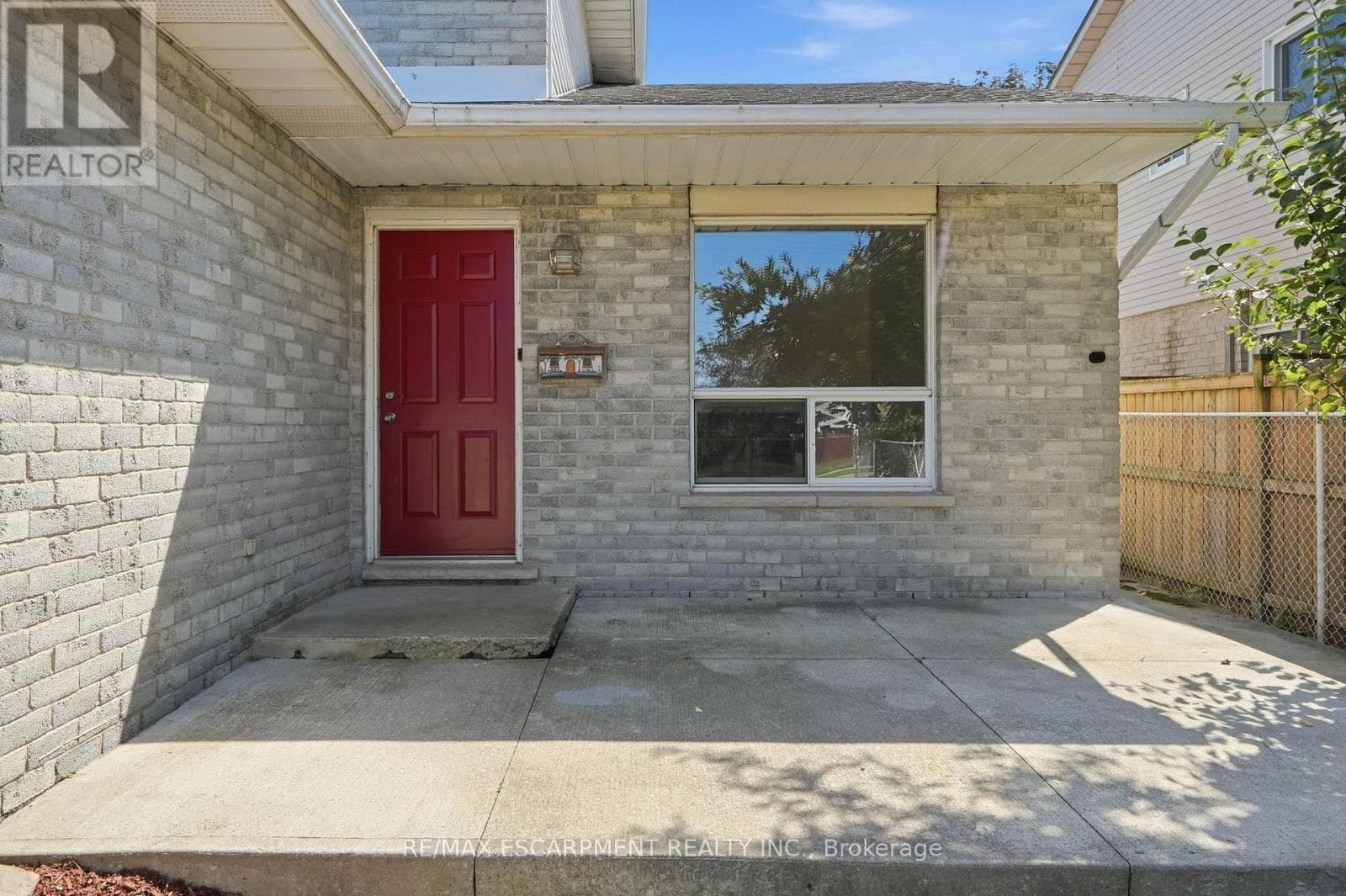 Single Family at 448 STONE CHURCH Road, Hamilton (Barnstown), Ontario - Photo 3 - RE/MAX Garden City Realty