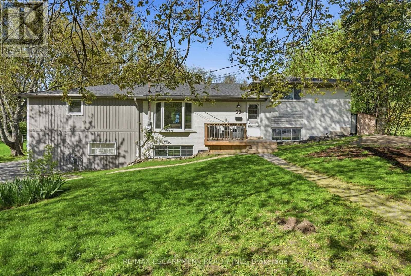 Single Family at 22 Rosebough Street, Hamilton (Dundas), Ontario - Photo 2 - RE/MAX Garden City Realty