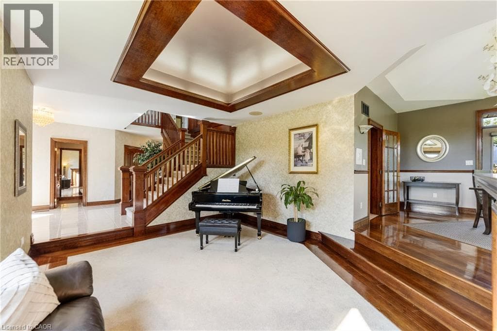 Single Family at 7775 ST. AUGUSTINE Crescent, Niagara Falls, Ontario - Photo 5 - RE/MAX Garden City Realty