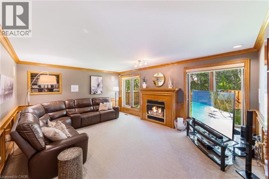 Single Family at 7775 ST. AUGUSTINE Crescent, Niagara Falls, Ontario - Photo 10 - RE/MAX Garden City Realty