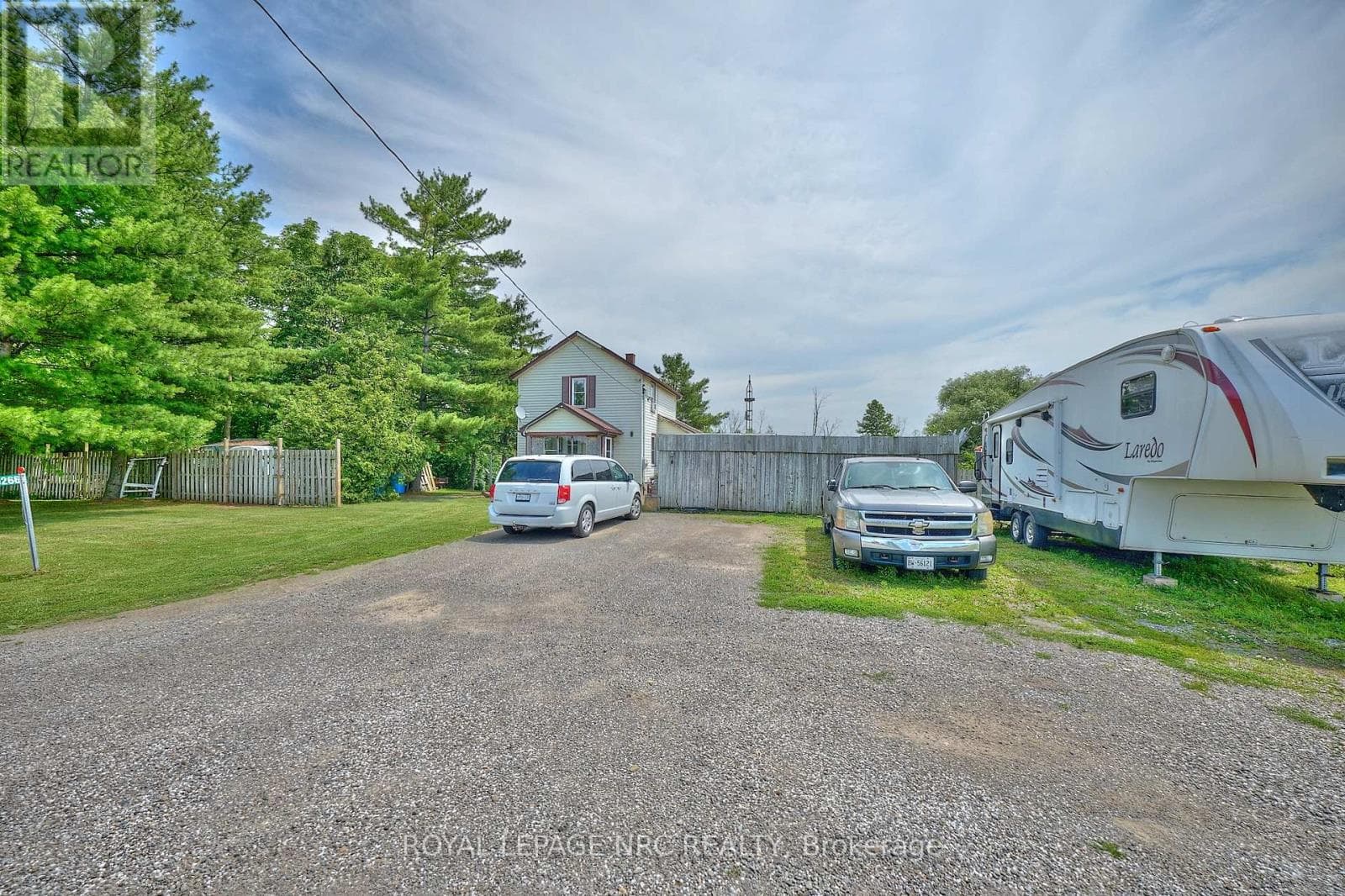 Single Family at 10266 Willodell Road, Niagara Falls (Lyons Creek), Ontario - Photo 4 - RE/MAX Garden City Realty