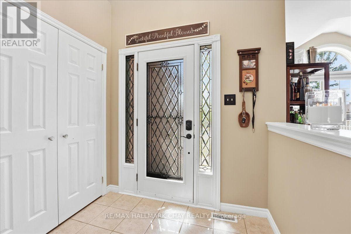 Single Family at 48 Ruffet Drive, Barrie (Edgehill Drive), Ontario - Photo 2 - RE/MAX Garden City Realty