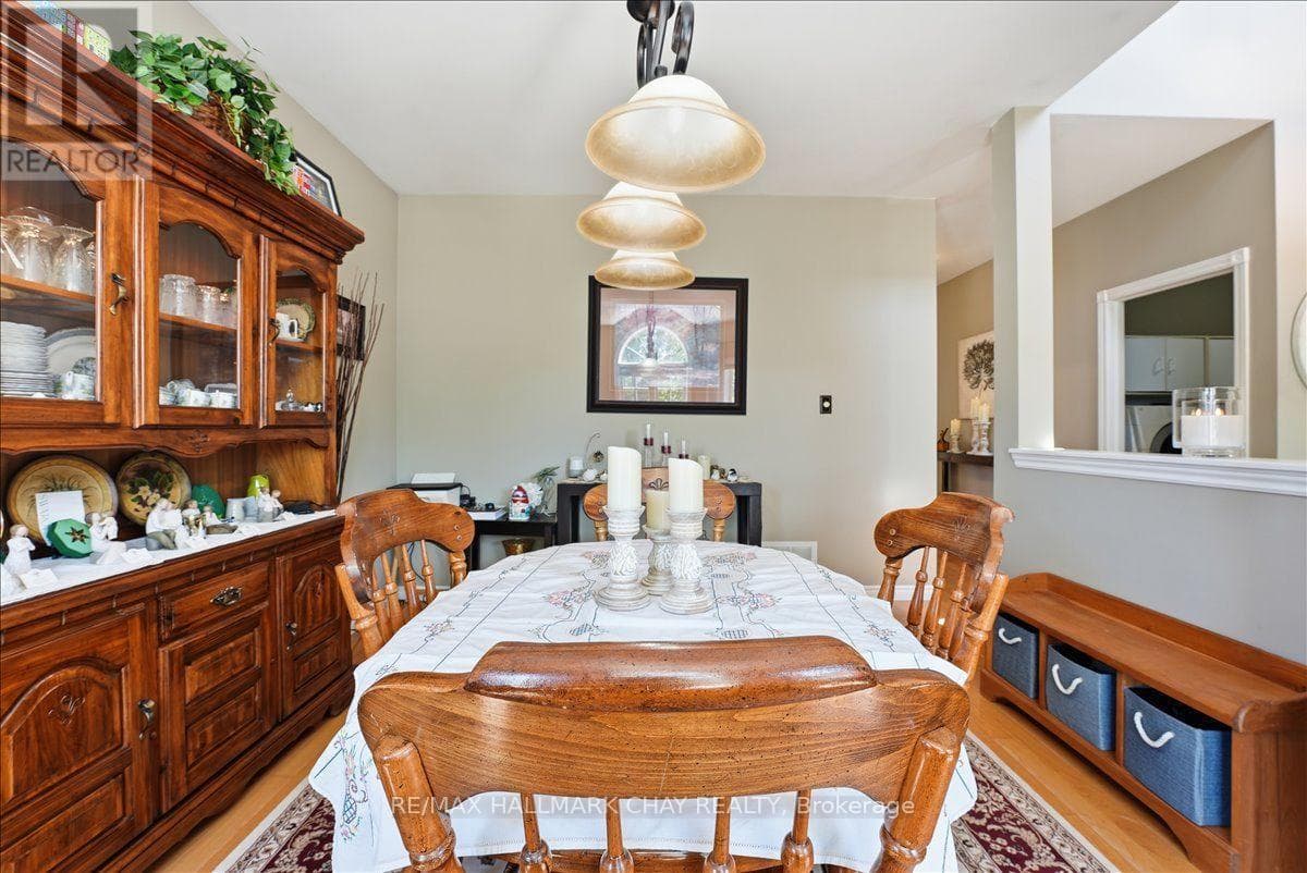 Single Family at 48 Ruffet Drive, Barrie (Edgehill Drive), Ontario - Photo 6 - RE/MAX Garden City Realty