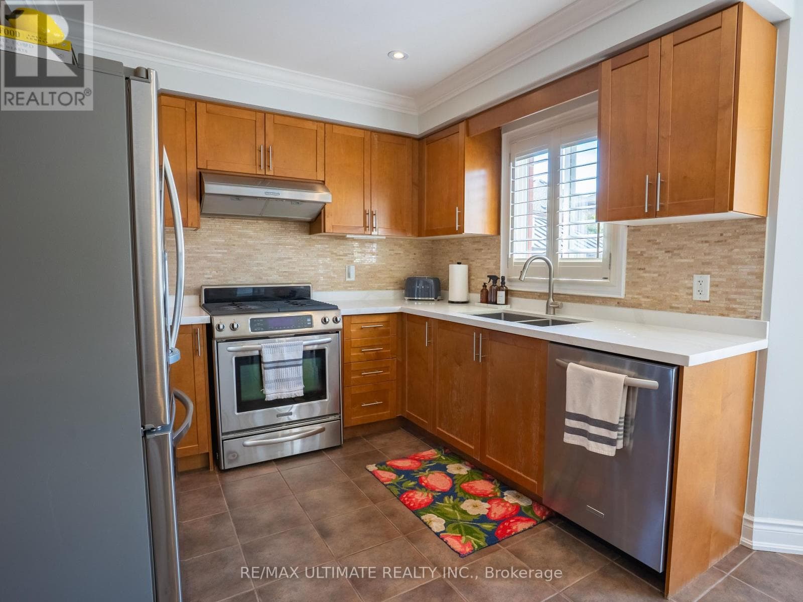 Single Family at 43 Shelbourne Drive, Vaughan (Vellore Village), Ontario - Photo 10 - RE/MAX Garden City Realty