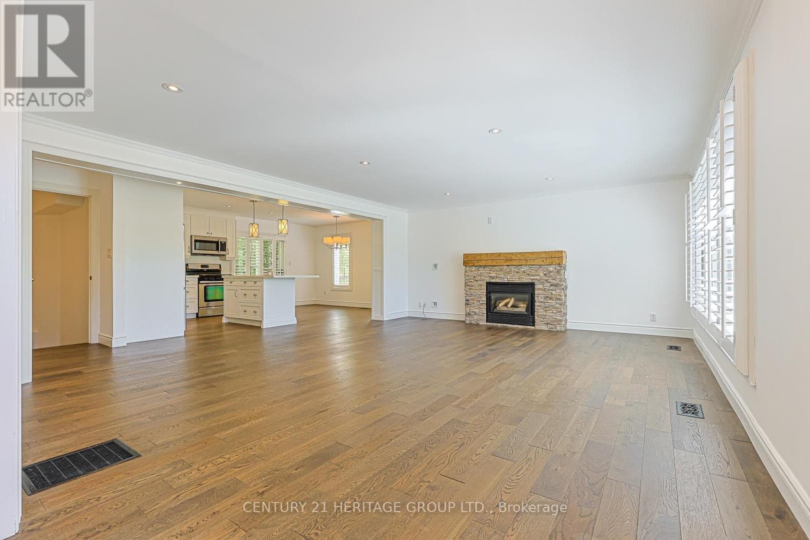 Single Family at 178 Main Street, Newmarket (Bristol-London), Ontario - Photo 3 - RE/MAX Garden City Realty