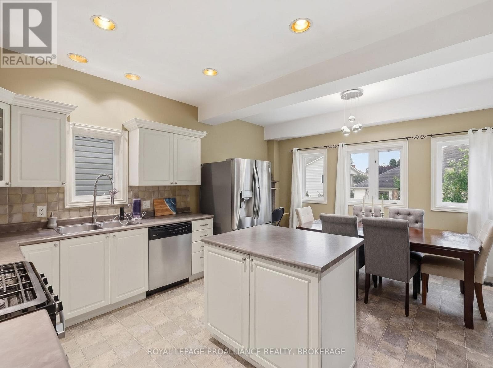 Single Family at 440 Conservatory Drive, Kingston (City SouthWest), Ontario - Photo 8 - RE/MAX Garden City Realty