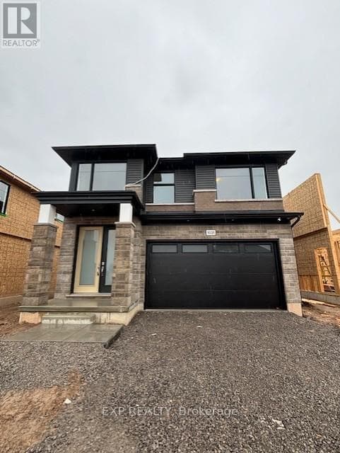 Single Family at 1031 Alliston Avenue, Fort Erie (Crescent Park), Ontario - Photo 2 - RE/MAX Garden City Realty