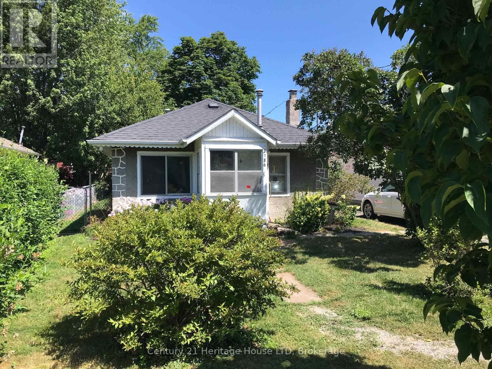 Single Family at 3786 Mathewson Avenue, Fort Erie (Crystal Beach), Ontario - Photo 2 - RE/MAX Garden City Realty