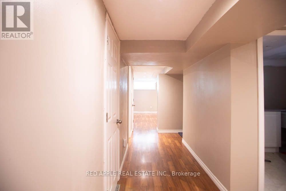 Single Family at 126 LONGFORD Drive, Newmarket (Bristol-London), Ontario - Photo 9 - RE/MAX Garden City Realty