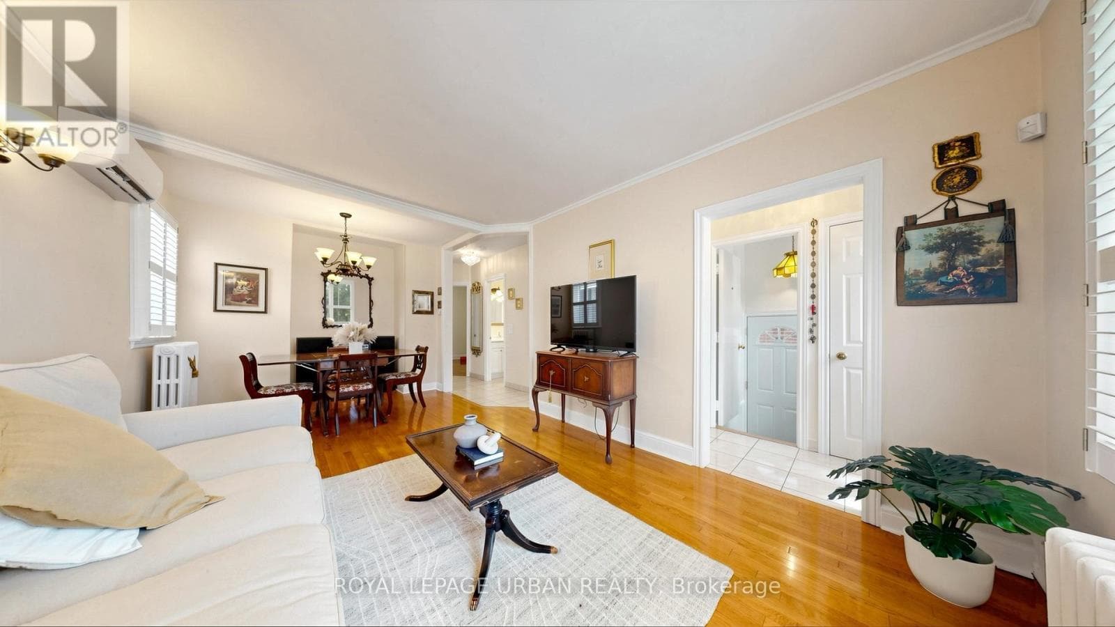 Single Family at 202 Virginia Avenue, Toronto (Woodbine-Lumsden), Ontario - Photo 6 - RE/MAX Garden City Realty