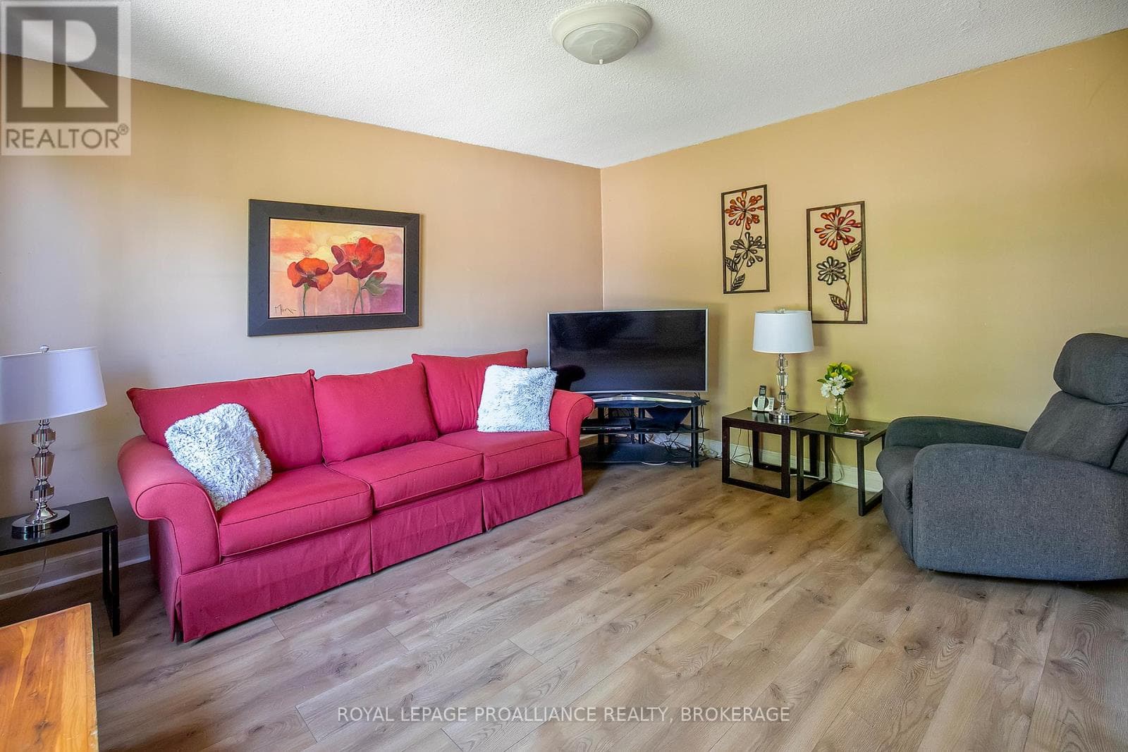 Single Family at 238 Mack Street, Kingston (Central City East), Ontario - Photo 4 - RE/MAX Garden City Realty