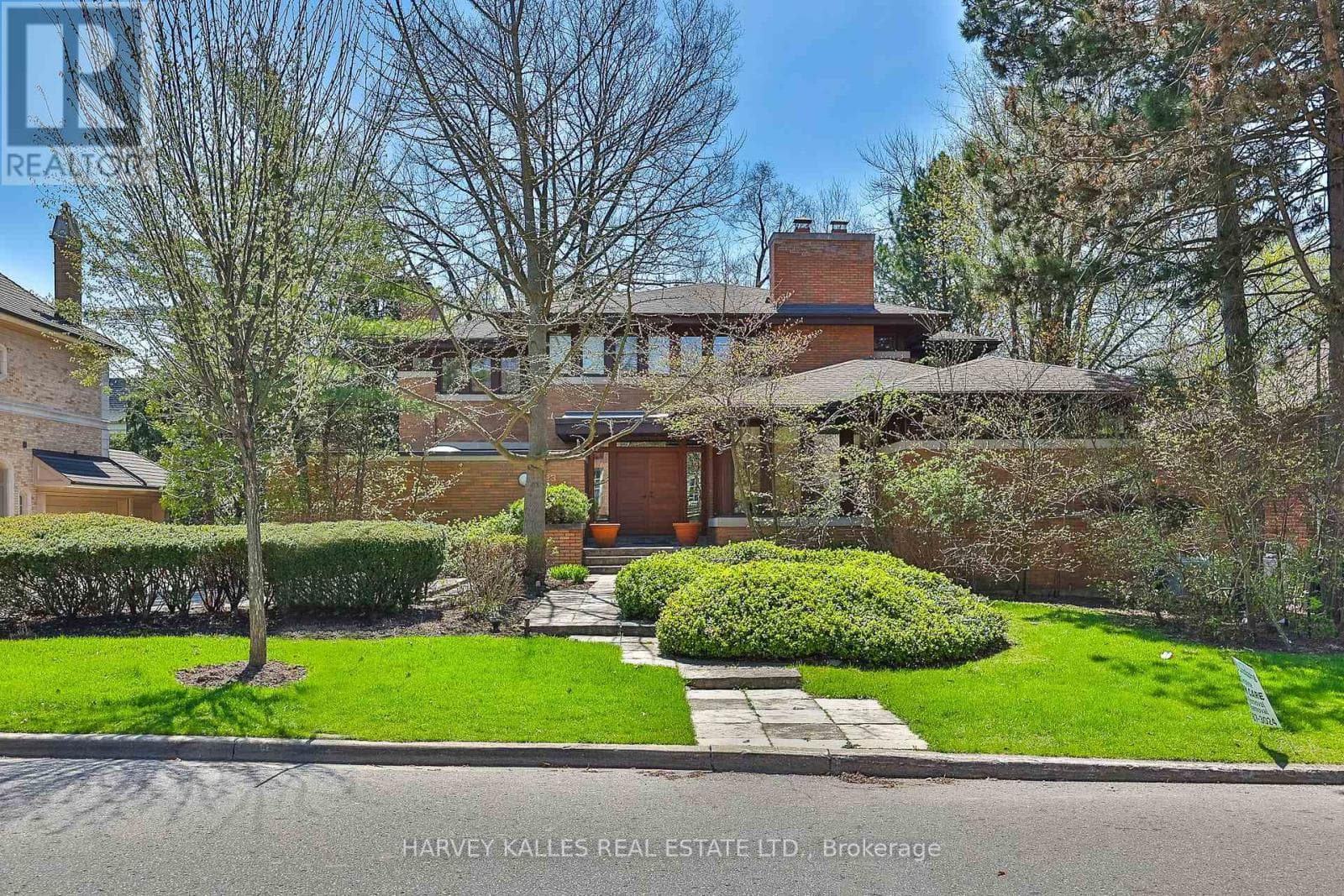 223 Hillhurst Boulevard