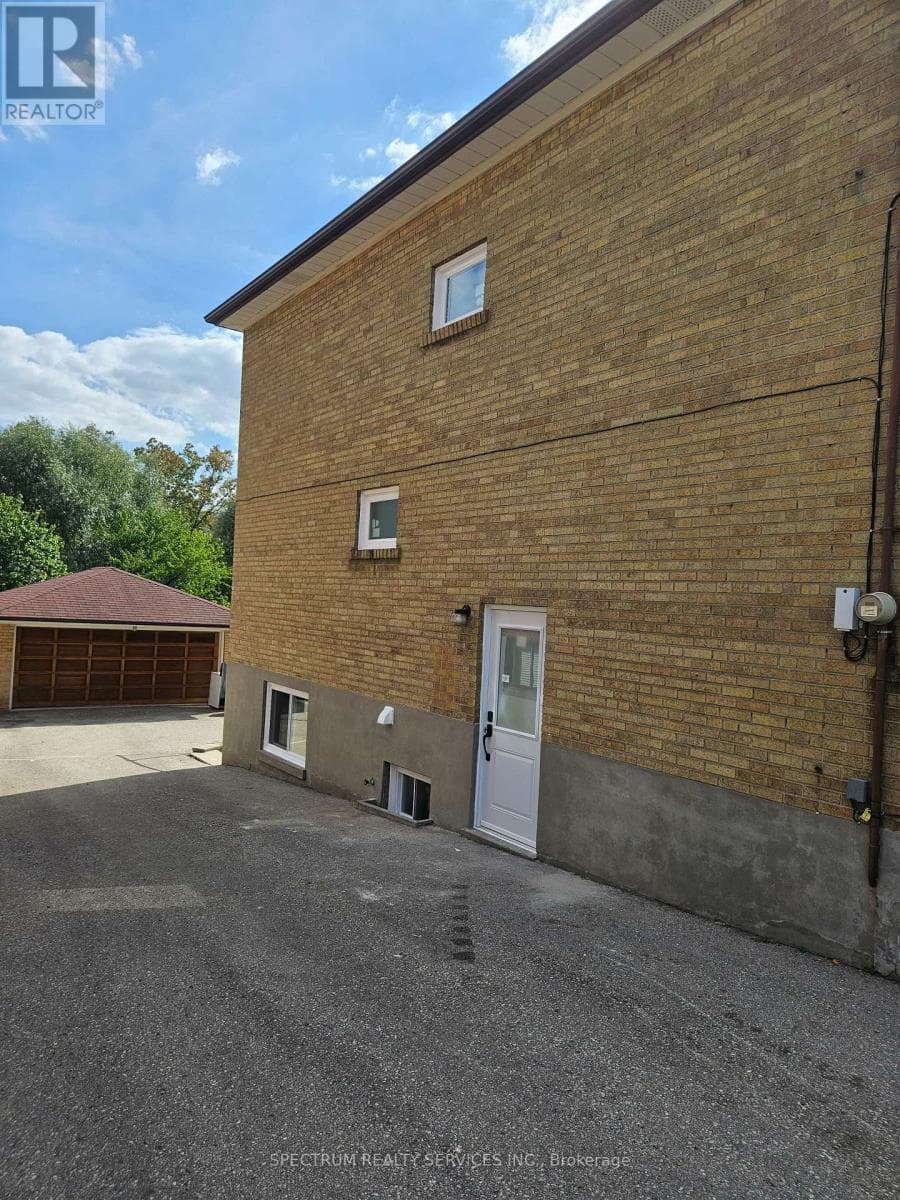 Single Family at Unit 1- 49 Gotham Court, Toronto (Brookhaven-Amesbury), Ontario - Photo 2 - RE/MAX Garden City Realty