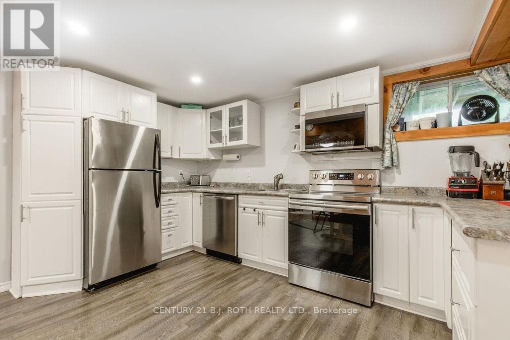 Single Family at 243 Wellington Street, Barrie (Codrington), Ontario - Photo 7 - RE/MAX Garden City Realty
