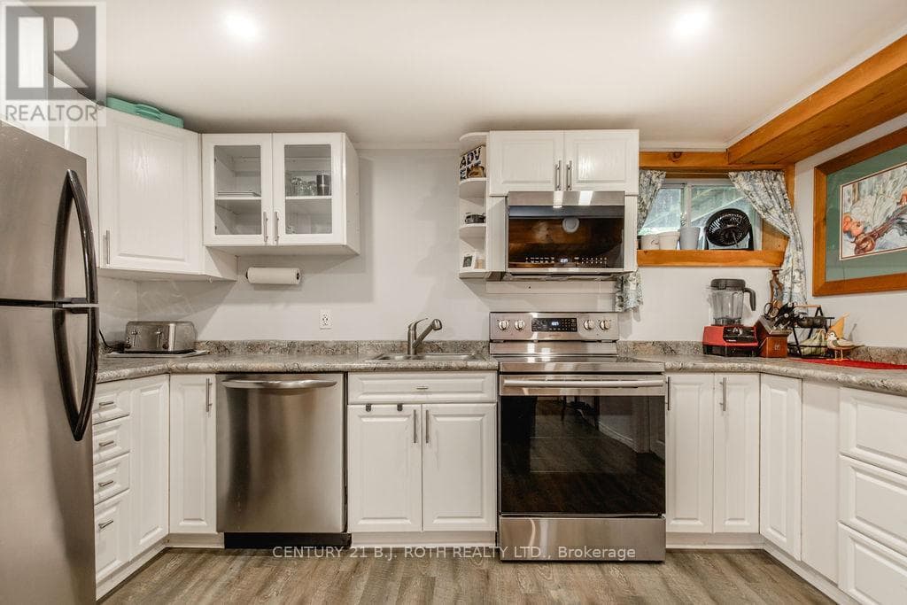 Single Family at 243 Wellington Street, Barrie (Codrington), Ontario - Photo 8 - RE/MAX Garden City Realty