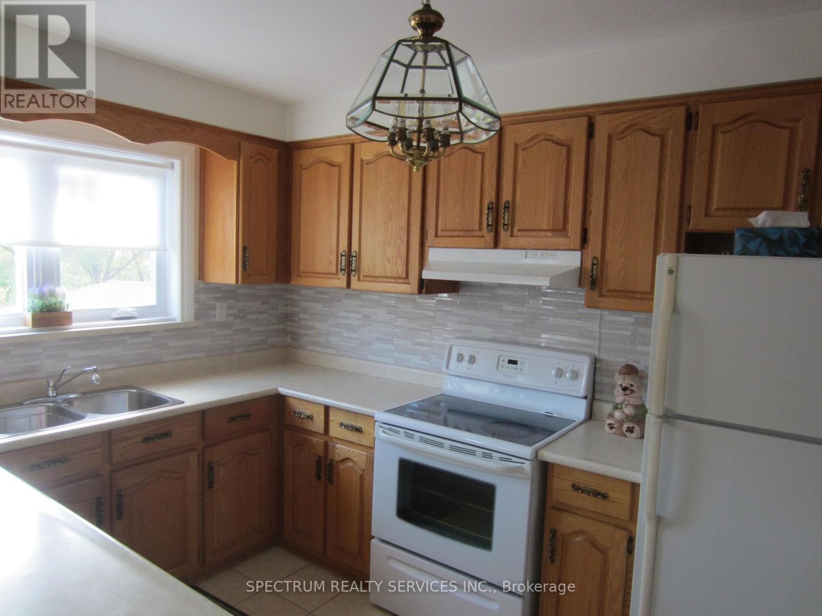 Single Family at Unit 1- 49 Gotham Court, Toronto (Brookhaven-Amesbury), Ontario - Photo 5 - RE/MAX Garden City Realty
