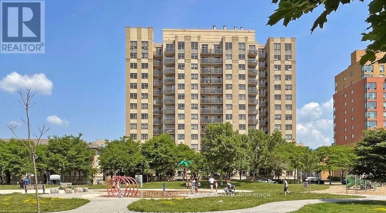 601- 4 Elsinore Path