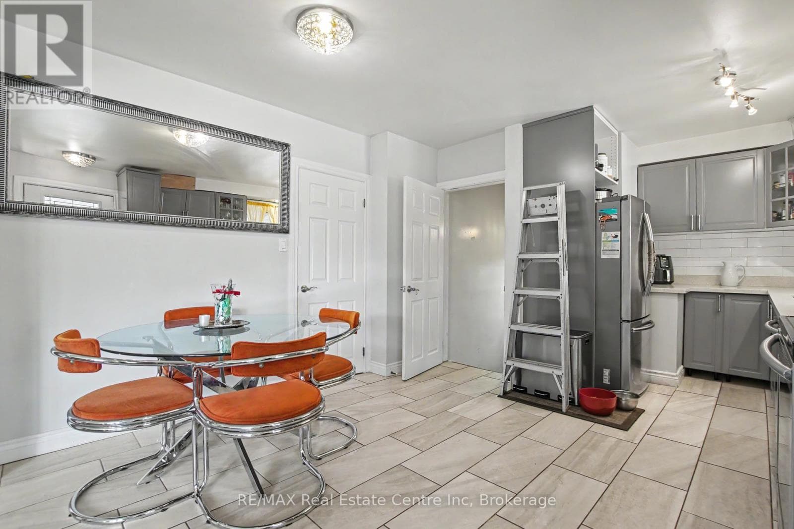 Single Family at 91 Dumbarton Street, Guelph (Riverside Park), Ontario - Photo 7 - RE/MAX Garden City Realty