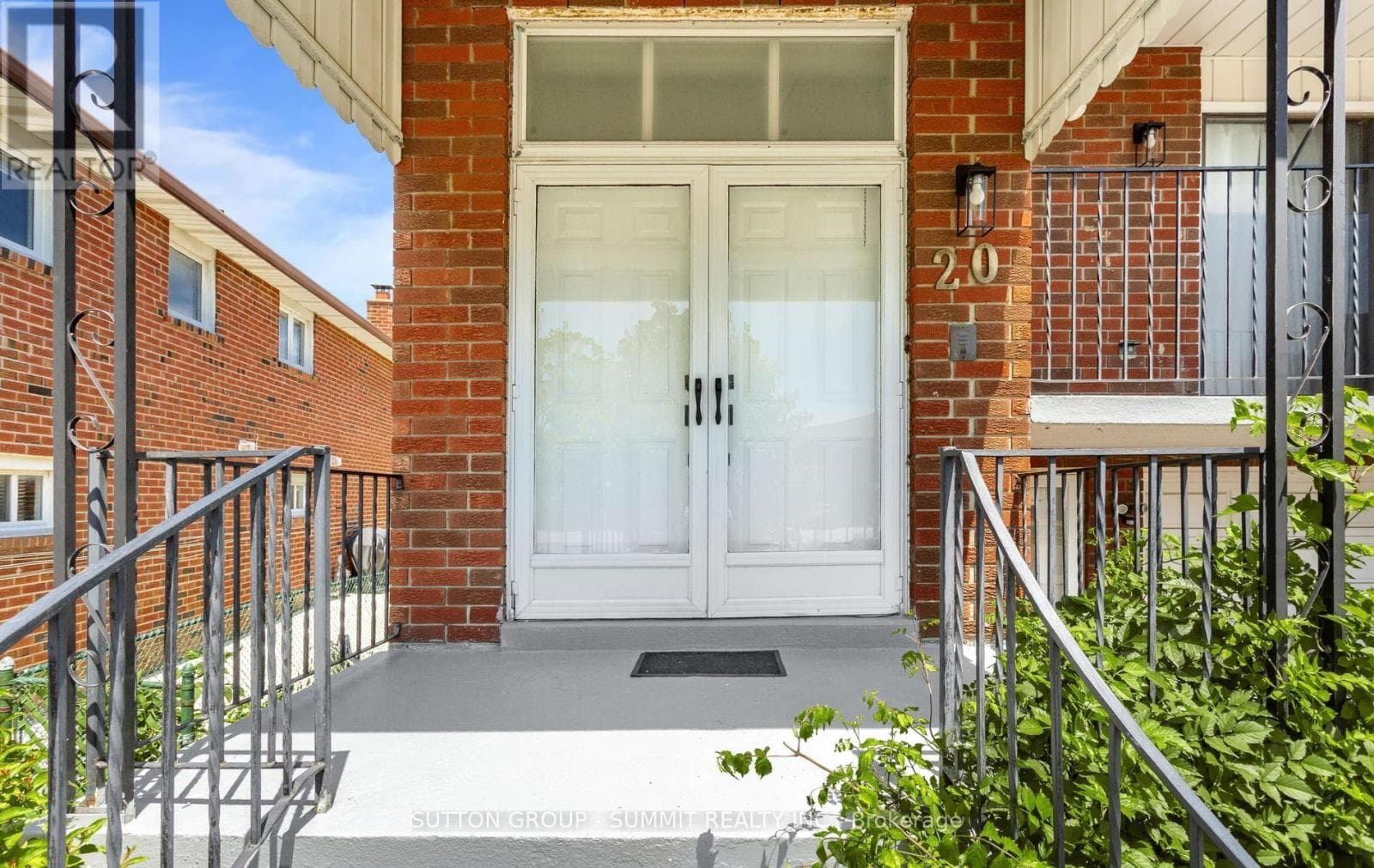 Single Family at 20 SAWMILL Road, Toronto (Glenfield-Jane Heights), Ontario - Photo 5 - RE/MAX Garden City Realty