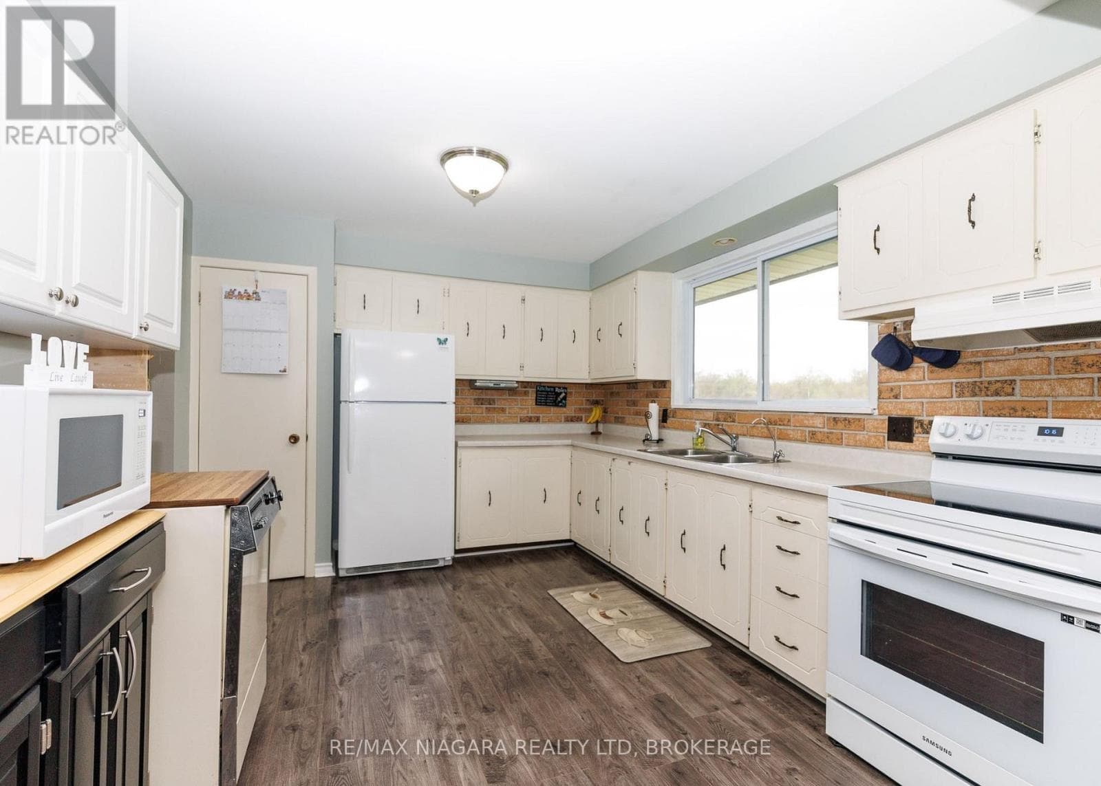 Single Family at 1506 Ott Road, Fort Erie (Mulgrave), Ontario - Photo 9 - RE/MAX Garden City Realty