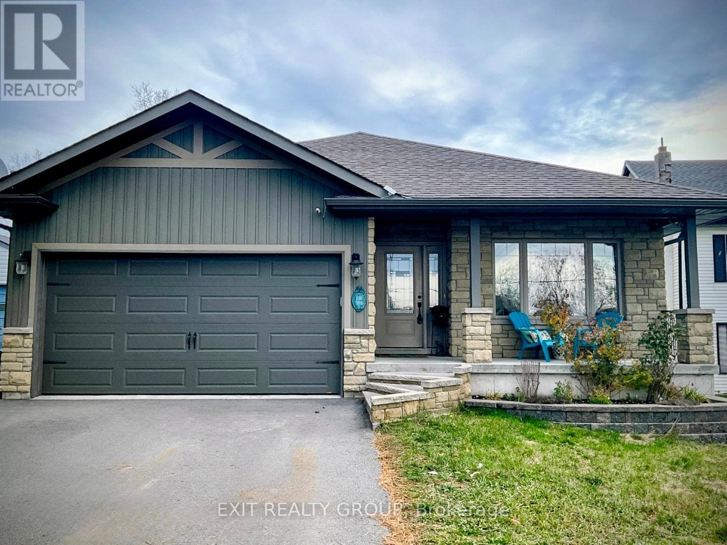 354 Riverside Parkway