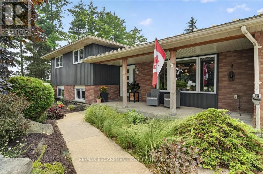 Single Family at 74066 WELLANDPORT Road, Wainfleet (Marshville/Winger), Ontario - Photo 6 - RE/MAX Garden City Realty