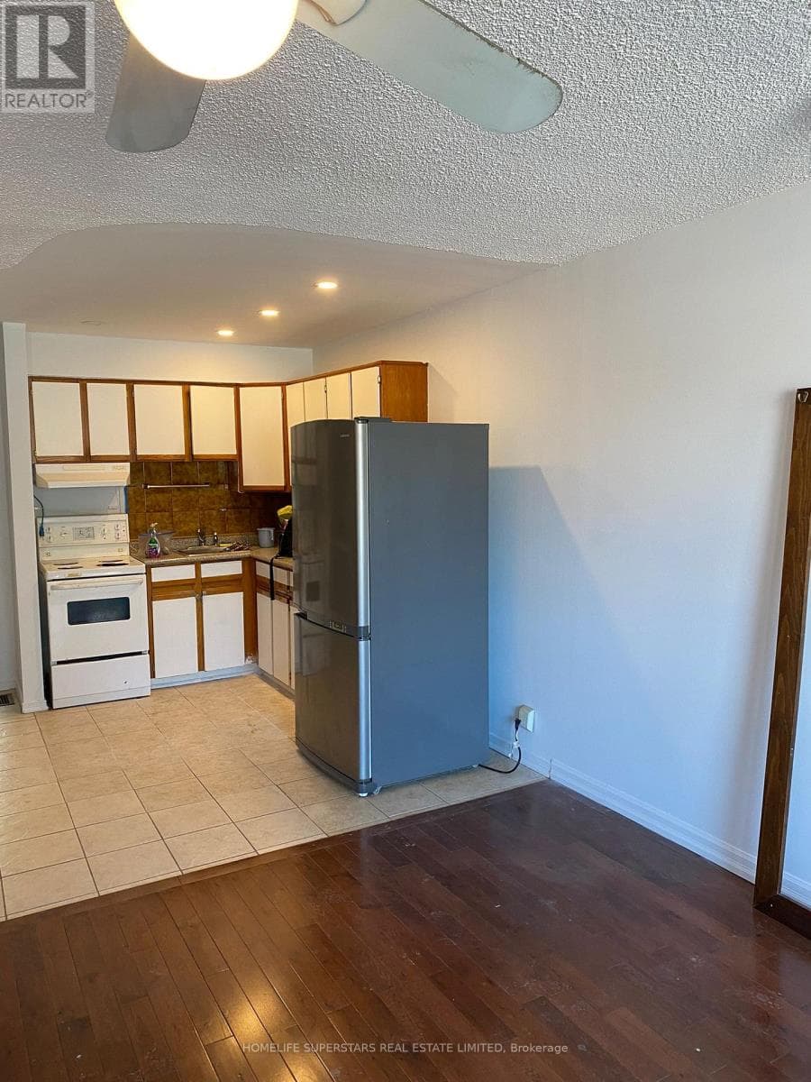 Single Family at Upper- 1263 Woodbine Avenue, Toronto (Woodbine-Lumsden), Ontario - Photo 6 - RE/MAX Garden City Realty