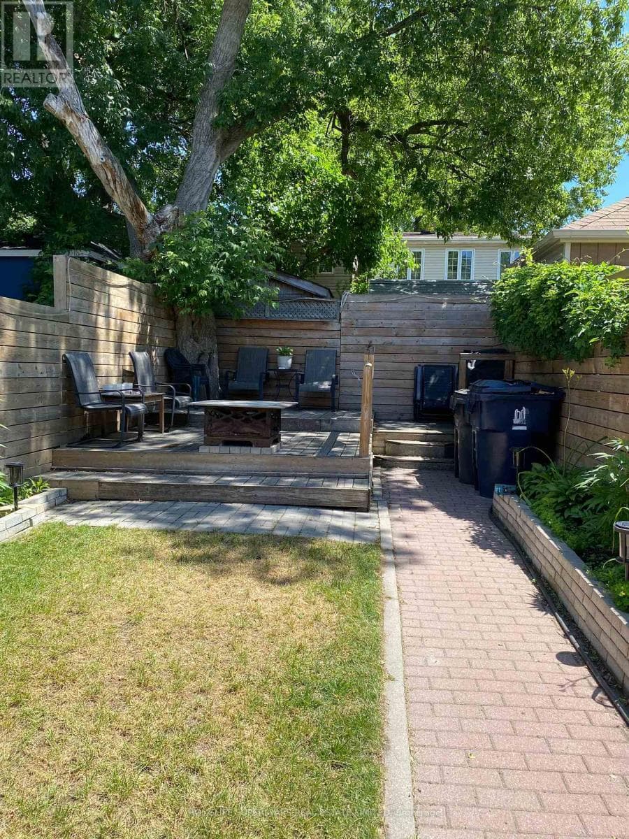 Single Family at Upper- 1263 Woodbine Avenue, Toronto (Woodbine-Lumsden), Ontario - Photo 7 - RE/MAX Garden City Realty