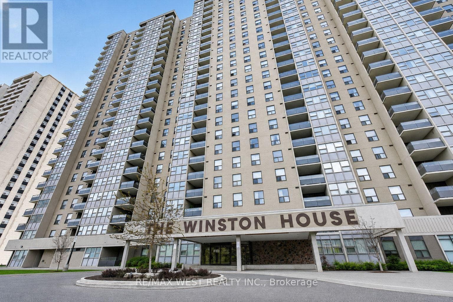 1801- 75 Emmett Avenue