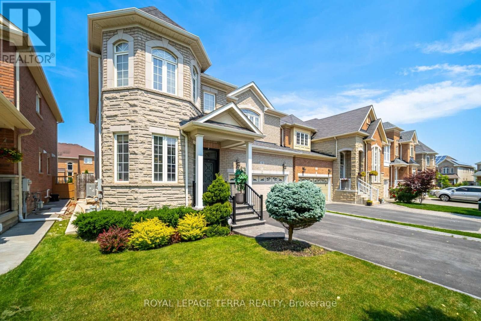 Single Family at Upper- 30 Eatonville Street, Brampton (Northwest Sandalwood Parkway), Ontario - Photo 3 - RE/MAX Garden City Realty