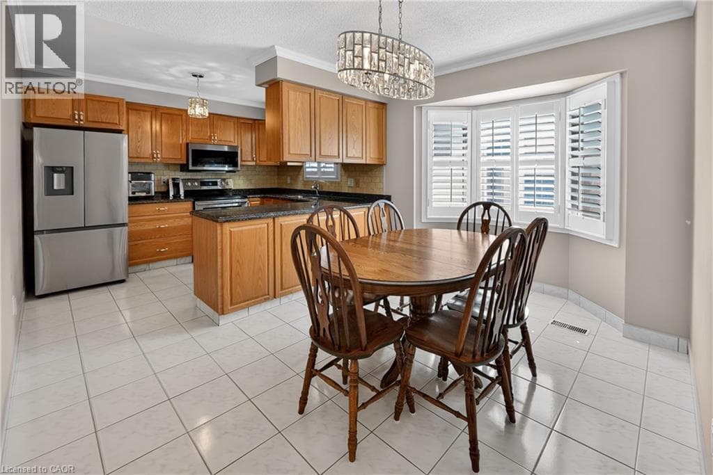 Single Family at 6444 ARMSTRONG Drive, Niagara Falls, Ontario - Photo 7 - RE/MAX Garden City Realty