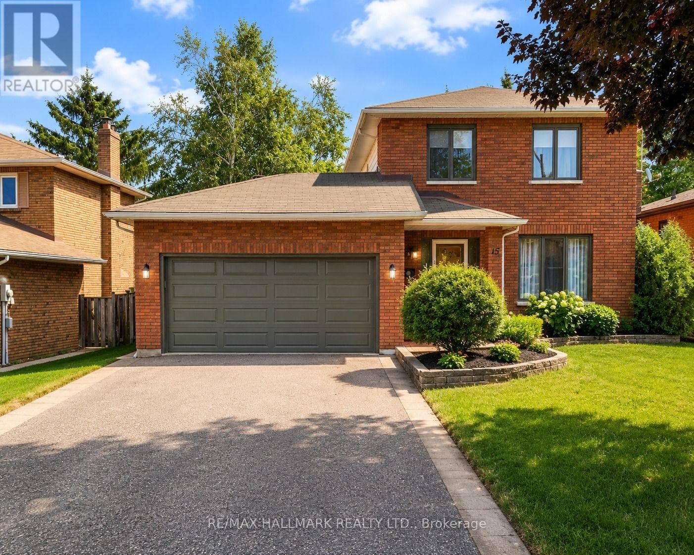 15 Byron Crescent