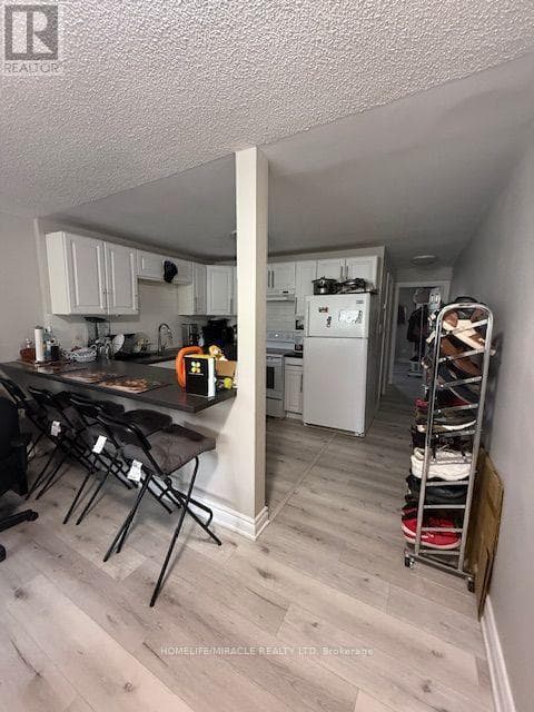 Multi-family at 9 Ellen Street, Mississauga (Streetsville), Ontario - Photo 4 - RE/MAX Garden City Realty